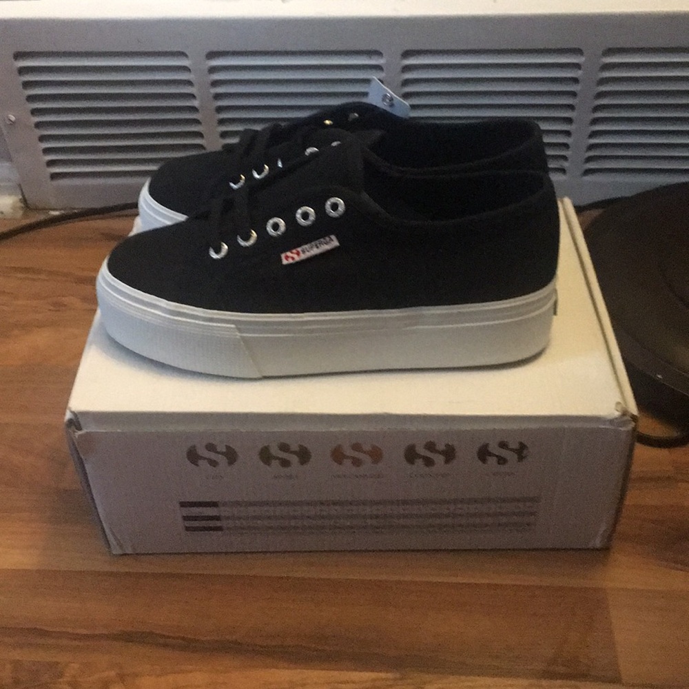 Black platform superga 7.5